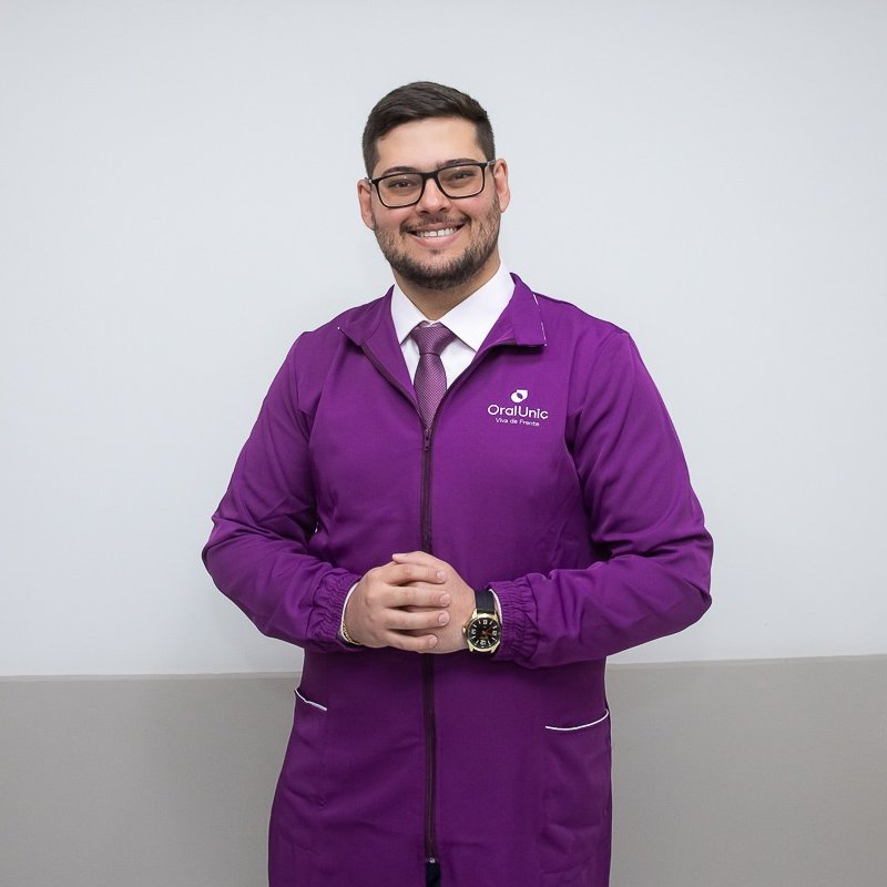 Dr. Rayan, Diretor Clínico e Sócio Fundador da Oral Unic Timbó